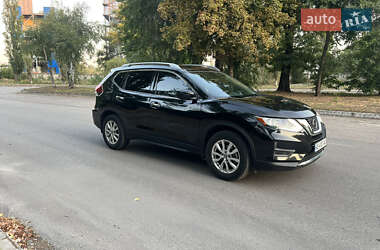 Позашляховик / Кросовер Nissan Rogue 2019 в Кам'янському