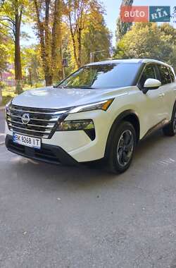 Позашляховик / Кросовер Nissan Rogue 2024 в Рівному