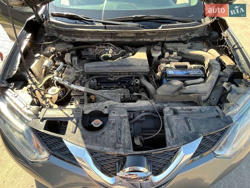 Внедорожник / Кроссовер Nissan Rogue 2016 в Полтаве