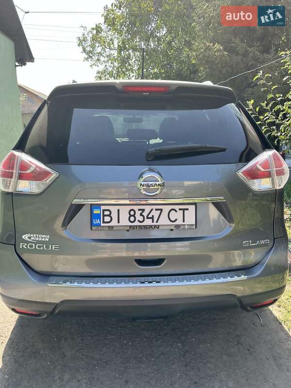 Внедорожник / Кроссовер Nissan Rogue 2016 в Полтаве
