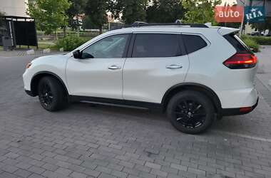 Внедорожник / Кроссовер Nissan Rogue 2017 в Ровно