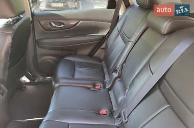 Внедорожник / Кроссовер Nissan Rogue 2017 в Ровно