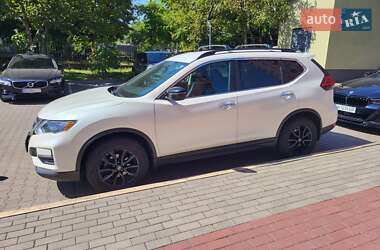 Внедорожник / Кроссовер Nissan Rogue 2017 в Ровно