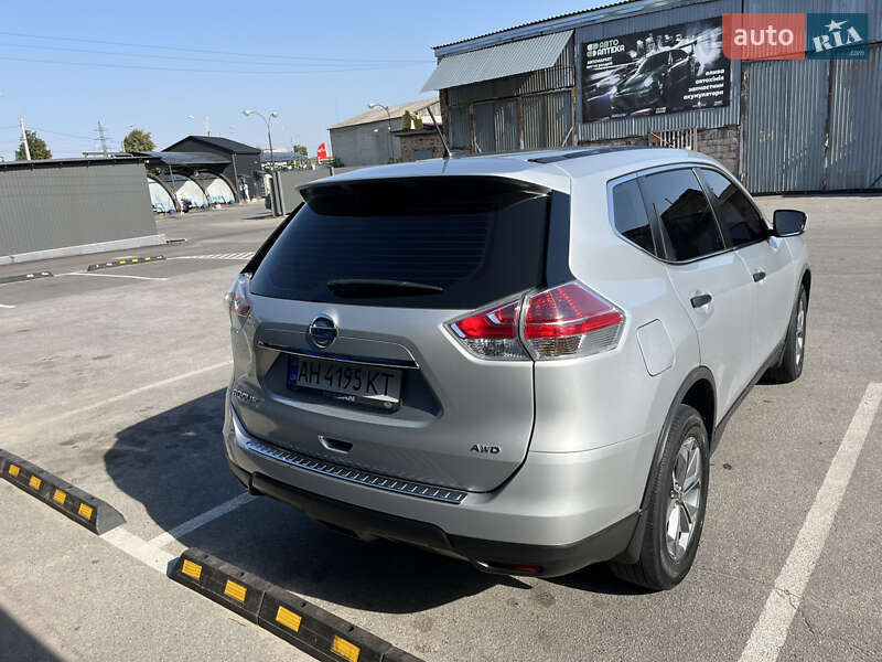 Позашляховик / Кросовер Nissan Rogue 2016 в Чернігові