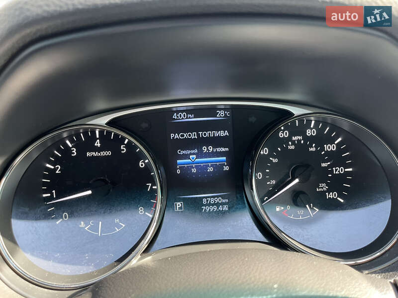 Позашляховик / Кросовер Nissan Rogue 2016 в Чернігові