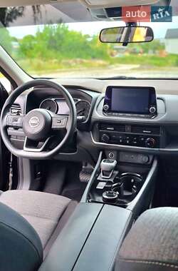 Внедорожник / Кроссовер Nissan Rogue 2021 в 