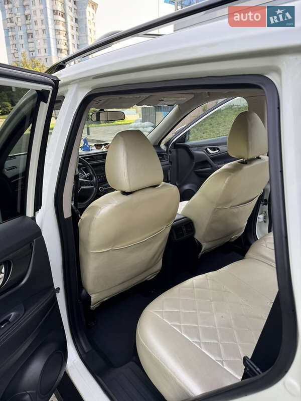 Позашляховик / Кросовер Nissan Rogue 2017 в Сумах