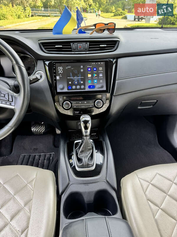 Позашляховик / Кросовер Nissan Rogue 2017 в Сумах