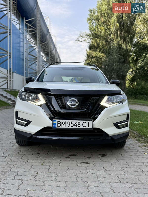 Позашляховик / Кросовер Nissan Rogue 2017 в Сумах