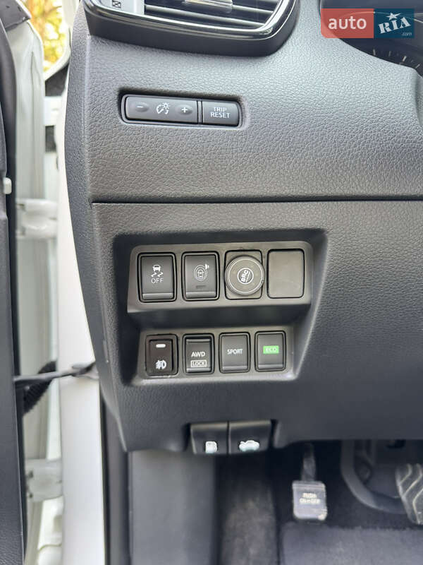 Позашляховик / Кросовер Nissan Rogue 2017 в Сумах