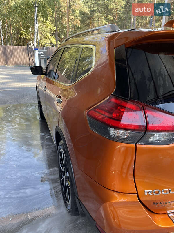 Внедорожник / Кроссовер Nissan Rogue 2017 в Харькове