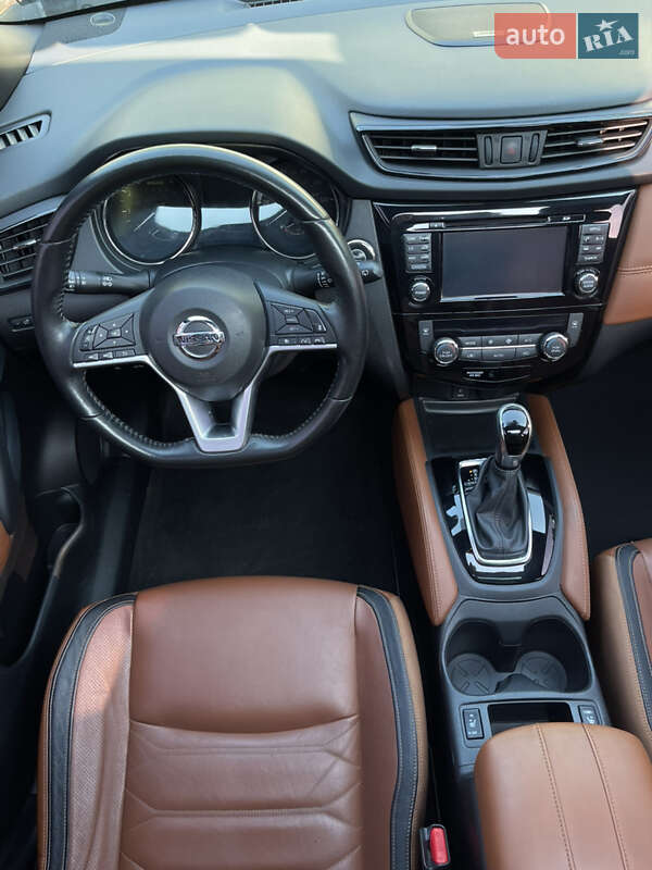 Внедорожник / Кроссовер Nissan Rogue 2017 в Харькове