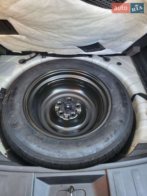 Внедорожник / Кроссовер Nissan Rogue 2017 в Ровно