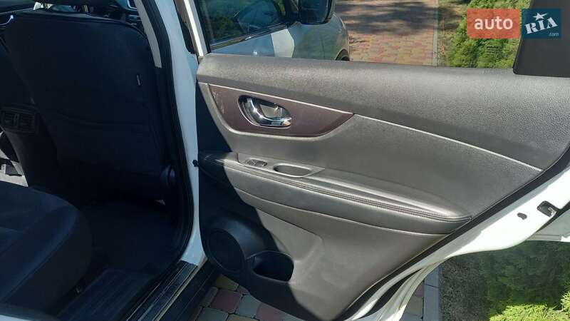 Внедорожник / Кроссовер Nissan Rogue 2016 в Киеве фото 14 Внедорожник / Кроссовер Nissan Rogue 2016 в Киеве
