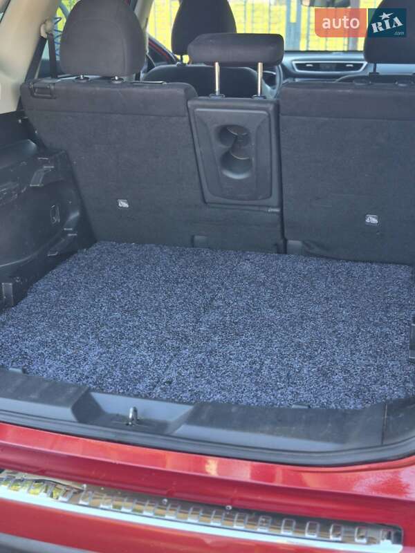 Внедорожник / Кроссовер Nissan Rogue 2015 в Кременчуге