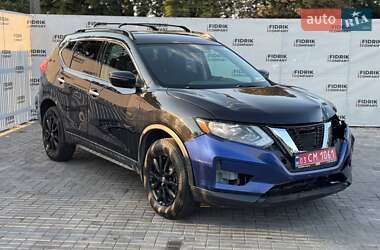 Позашляховик / Кросовер Nissan Rogue 2017 в Луцьку