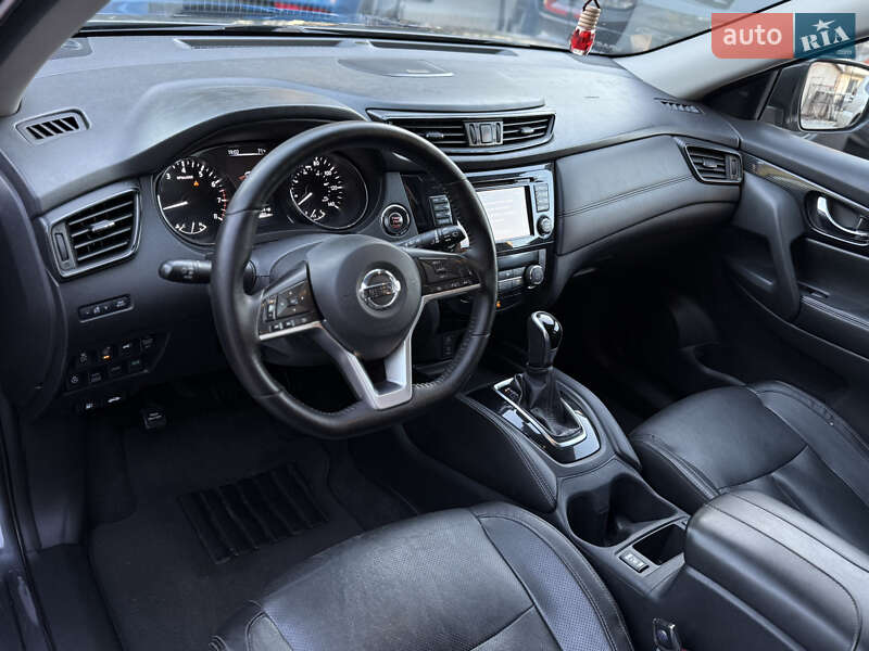 Внедорожник / Кроссовер Nissan Rogue 2017 в Одессе