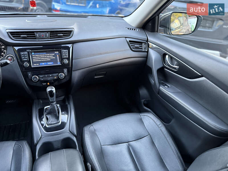 Внедорожник / Кроссовер Nissan Rogue 2017 в Одессе