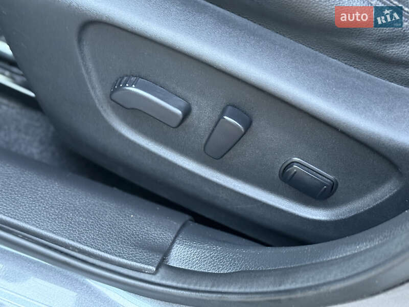 Внедорожник / Кроссовер Nissan Rogue 2017 в Одессе