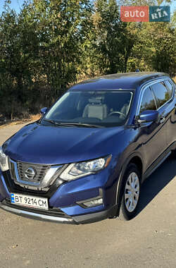 Внедорожник / Кроссовер Nissan Rogue 2017 в Первомайске