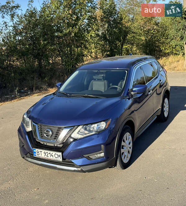 Внедорожник / Кроссовер Nissan Rogue 2017 в 