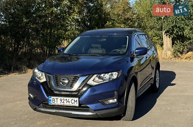 Внедорожник / Кроссовер Nissan Rogue 2017 в 
