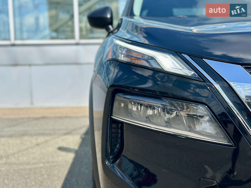 Внедорожник / Кроссовер Nissan Rogue 2021 в Киеве