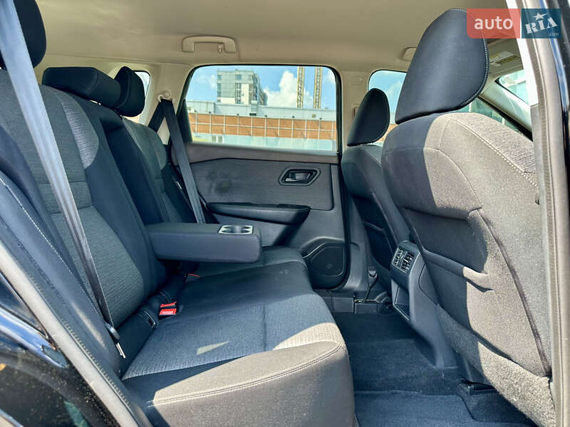 Внедорожник / Кроссовер Nissan Rogue 2021 в Киеве