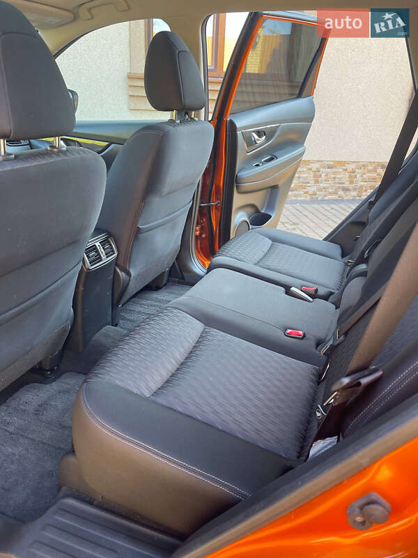 Внедорожник / Кроссовер Nissan Rogue 2018 в Кропивницком