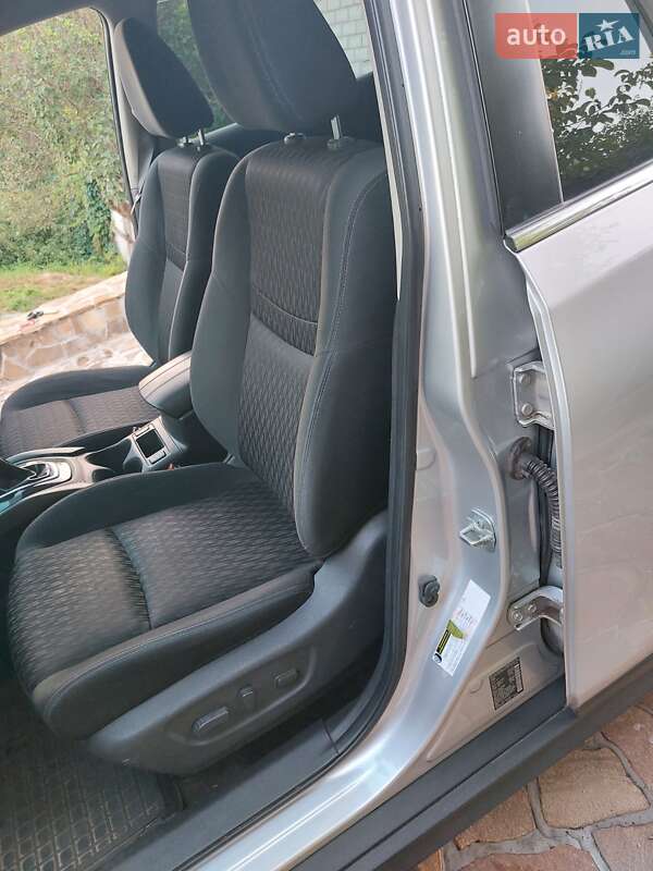 Внедорожник / Кроссовер Nissan Rogue 2018 в Харькове