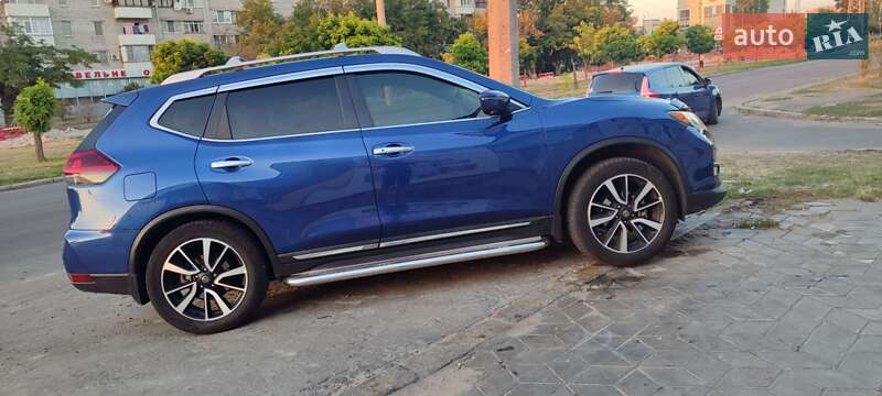 Позашляховик / Кросовер Nissan Rogue 2018 в Миколаєві