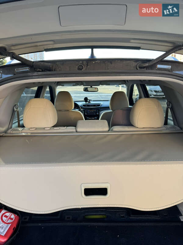 Внедорожник / Кроссовер Nissan Rogue 2016 в Броварах