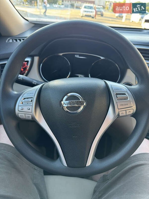 Внедорожник / Кроссовер Nissan Rogue 2016 в Броварах