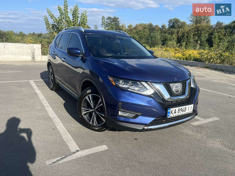 Внедорожник / Кроссовер Nissan Rogue 2017 в Ирпене