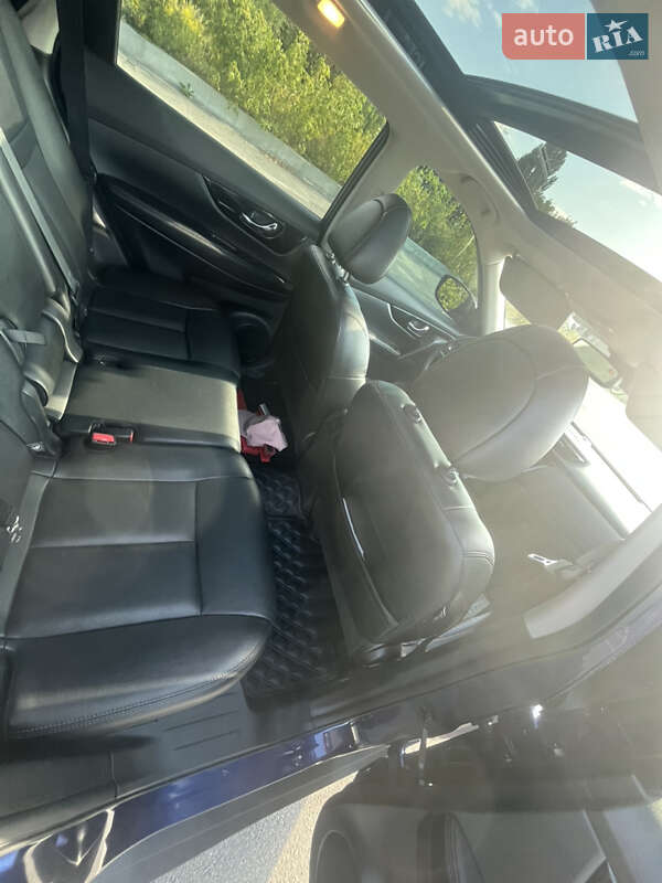 Внедорожник / Кроссовер Nissan Rogue 2017 в Ирпене