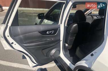 Внедорожник / Кроссовер Nissan Rogue 2018 в 