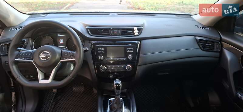 Позашляховик / Кросовер Nissan Rogue 2016 в Кривому Розі