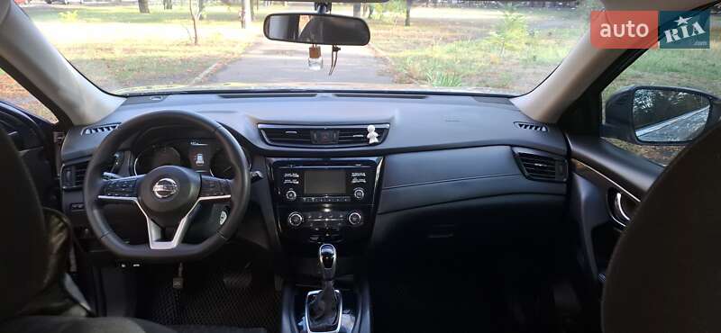 Позашляховик / Кросовер Nissan Rogue 2016 в Кривому Розі