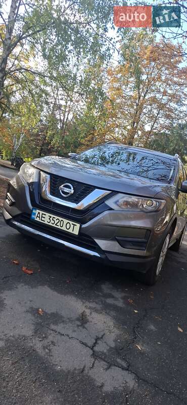 Позашляховик / Кросовер Nissan Rogue 2016 в Кривому Розі