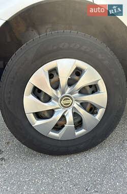 Внедорожник / Кроссовер Nissan Rogue 2014 в 