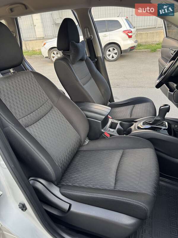 Внедорожник / Кроссовер Nissan Rogue 2019 в Днепре