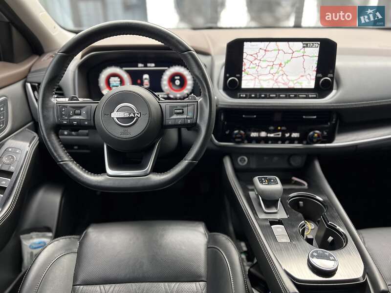 Внедорожник / Кроссовер Nissan Rogue 2023 в Ужгороде