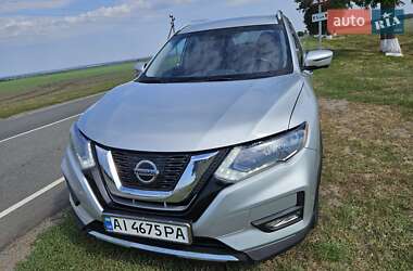 Позашляховик / Кросовер Nissan Rogue 2017 в Рокитному