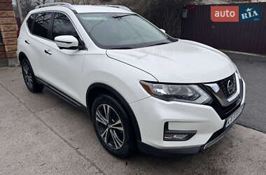 Внедорожник / Кроссовер Nissan Rogue 2017 в Хмельницком