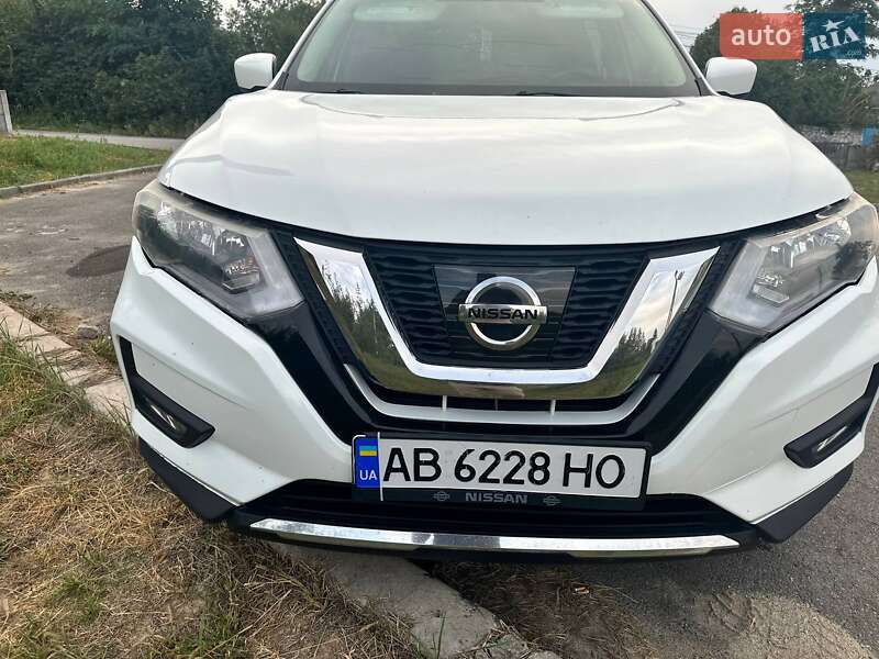 Позашляховик / Кросовер Nissan Rogue 2017 в Городківці