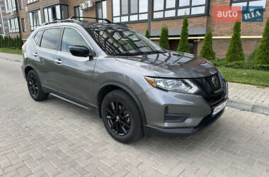 Внедорожник / Кроссовер Nissan Rogue 2018 в 