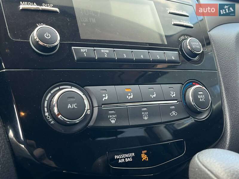 Внедорожник / Кроссовер Nissan Rogue 2015 в Львове