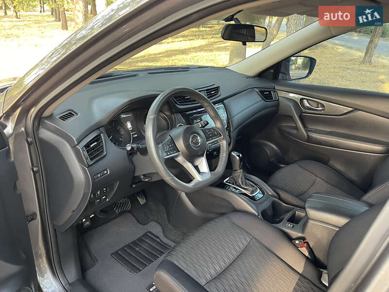 Внедорожник / Кроссовер Nissan Rogue 2017 в Николаеве