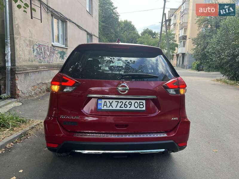 Внедорожник / Кроссовер Nissan Rogue 2017 в Ивано-Франковске