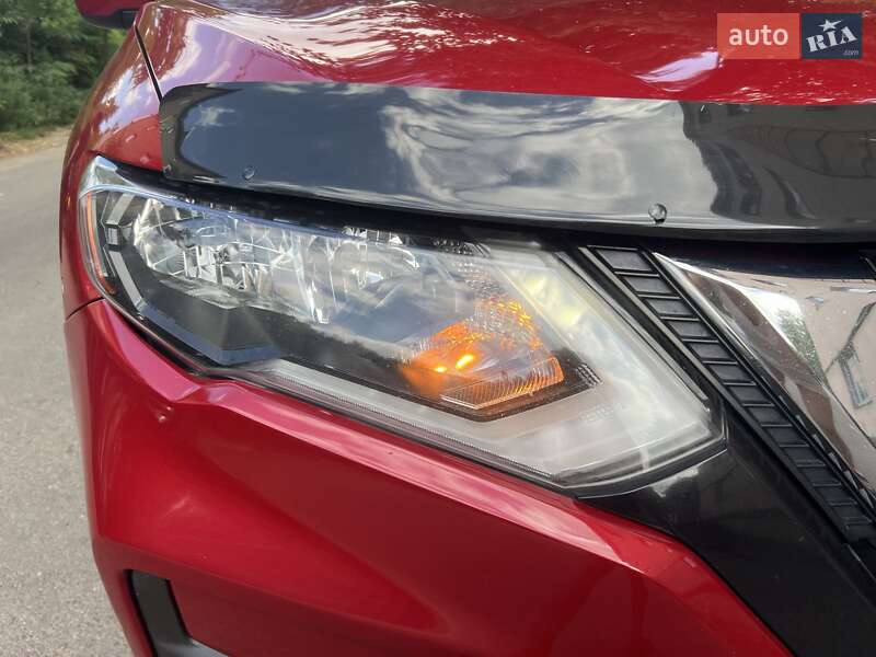 Внедорожник / Кроссовер Nissan Rogue 2017 в Ивано-Франковске